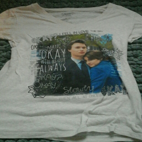 A fault in our stars top - Picture 1 of 4