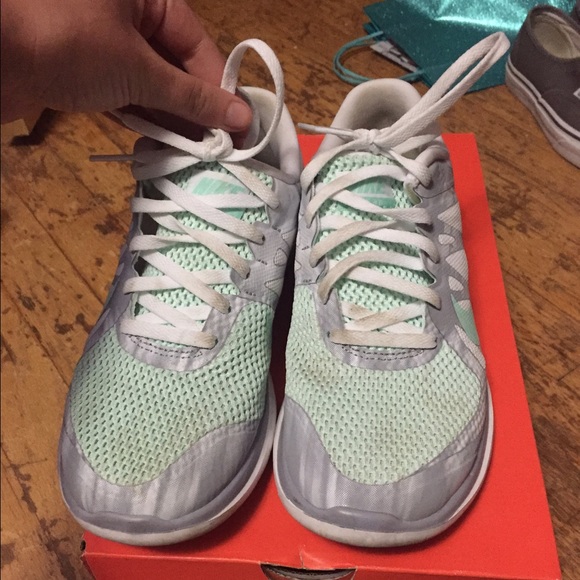 Nike free runs - Picture 2 of 3