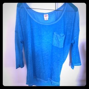 Boat neck casual blue tee