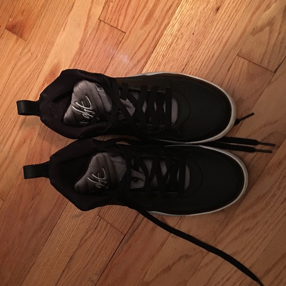 Gym shoes