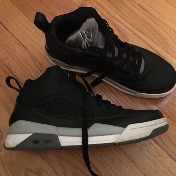 Gym shoes - Picture 3 of 4