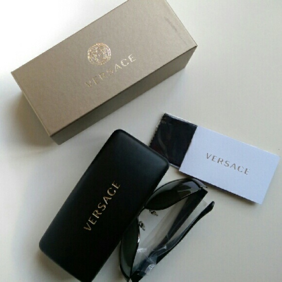 Versace brand new Medusa medallion sunglasses