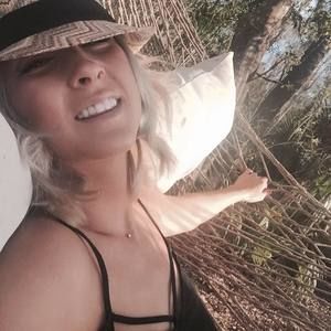 Meet your Posher, Paige