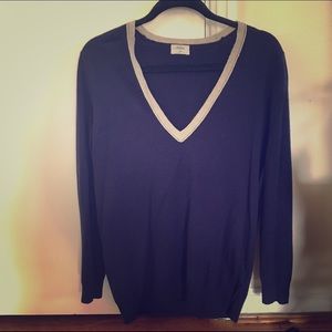 Made well deep V sweater