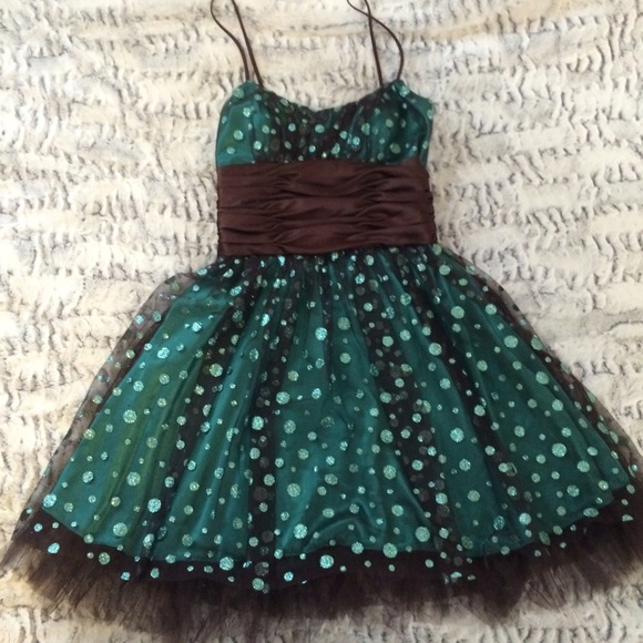 POLKA- DOTTED FORMAL DRESS