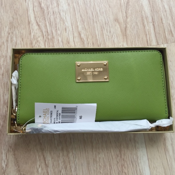 Brand new Authentic Michael Kors Wallet