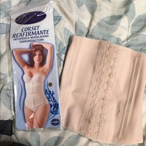 Waist trainer size 32 Xsmall