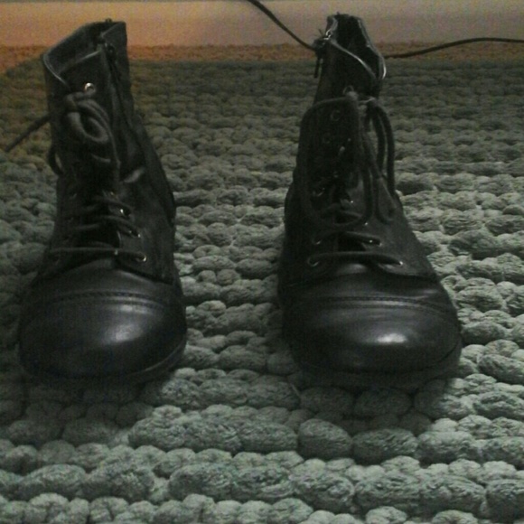Black Faded Glory boots