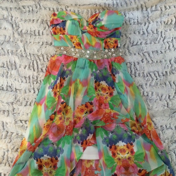 FLORAL HIGH-LOW PROM DRESS