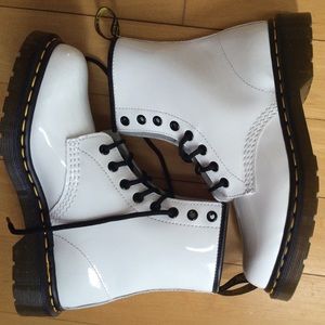 NEVER WORN NEW WHITE DR MARTENS