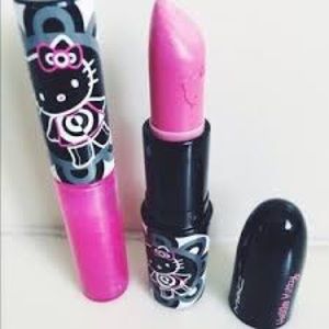 LIMITED EDITION M.A.C HELLO KITTY NICE KITTY GLOSS