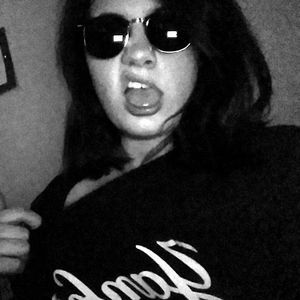 Meet your Posher, Caitlin