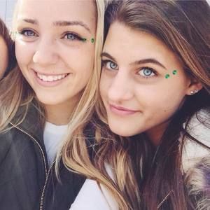 Meet your Posher, Bella