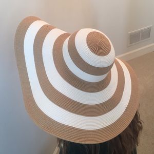 Black label // saks fifth avenue sun hat