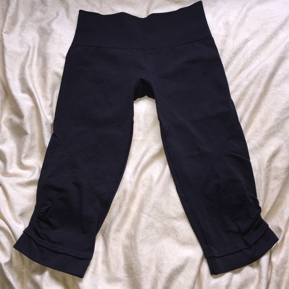 lululemon athletica Pants - Lululemon Athletic Ebb & Flow Crops