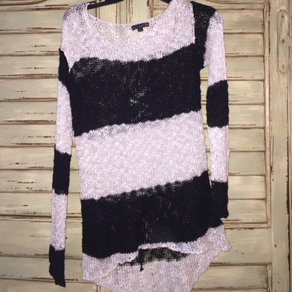 Guess black and white sweater