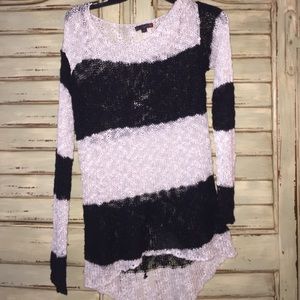 Guess black and white sweater