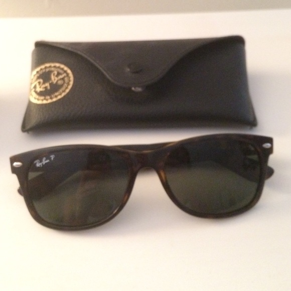 AUTHENTIC Ray Ban wayfarer sunglasses
