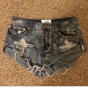 One Teaspoon cut off shorts. Size 26.