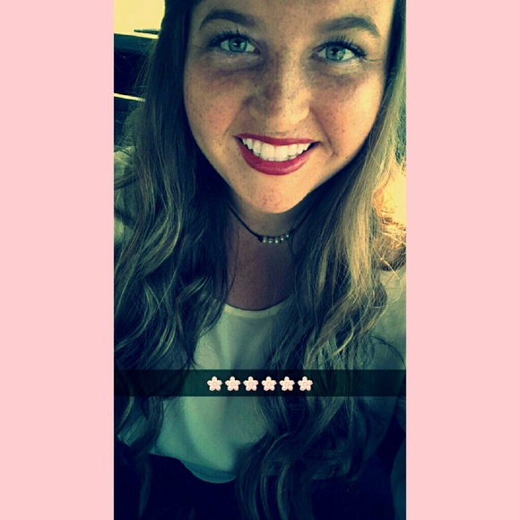 Meet your Posher, Brooke - Picture 1 of 1