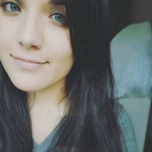 Meet your Posher, Alejandra