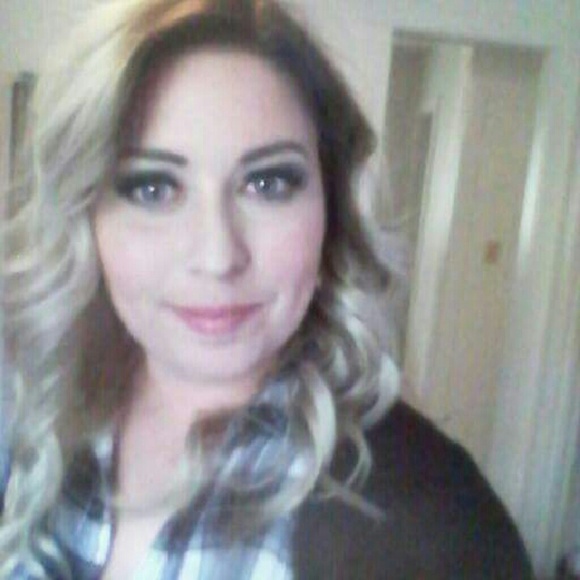 Meet your Posher, Danyelle - Picture 1 of 1