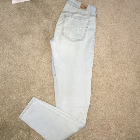 Women's size 6 American eagle light wash jeggings