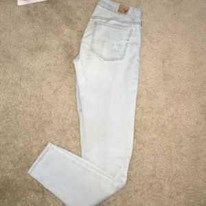 Women's size 6 American eagle light wash jeggings