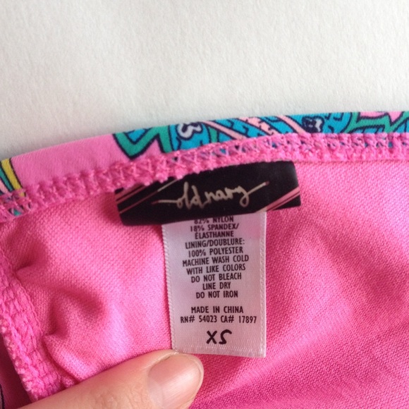 Pink halter bikini - Picture 3 of 4