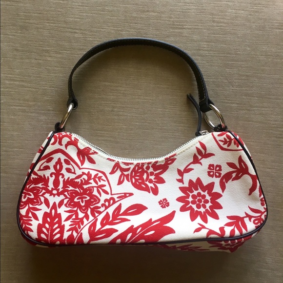 Adorable Banana Republic purse with leather strap