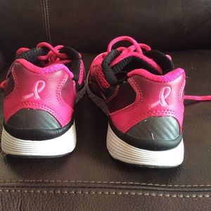 Fila Hyper Split 4 Pink Ribbon Running Shoes Fila Hyper Split 4 Pink Ribbon Running Shoes
