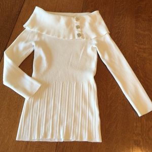 White House Black Market white top 💕 S