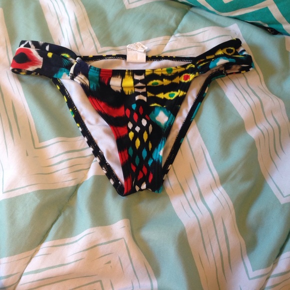 Aztec print billabong bottoms