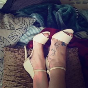 💥FLASH SALE💥New Nude Heels