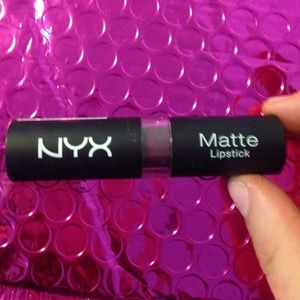 NYX Matte Lipstick in Siren