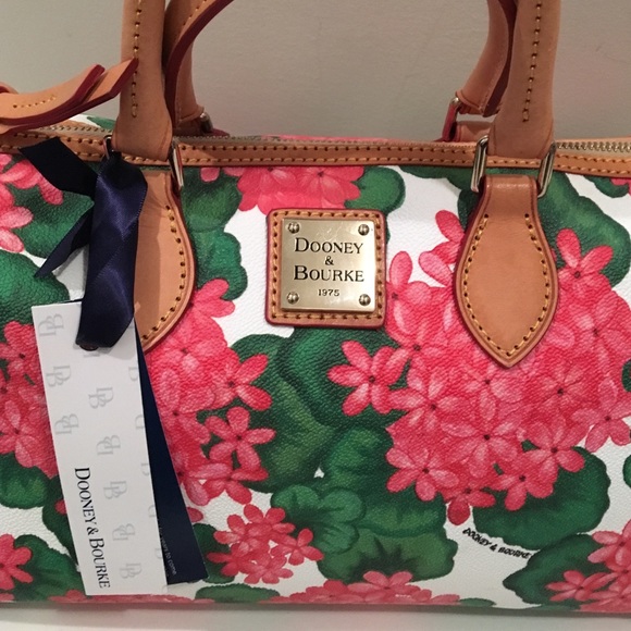 🆕 Dooney & Bourke flowered satchel - Picture 2 of 4
