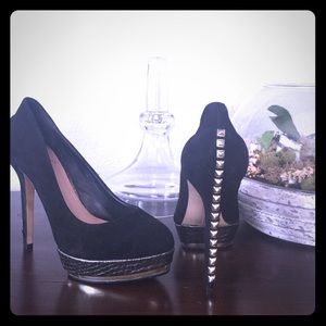 Vince Camuto black platform heels