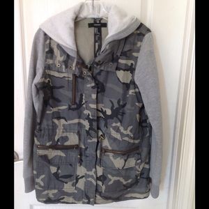 Forever 21 lightweight camo jacket, medium