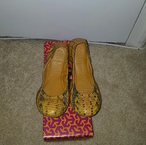 ♡♡♡♡NEW MARK DOWN ♡♡♡♡ Tory Burch snake flats