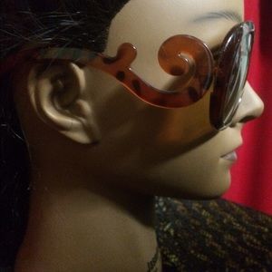 Brown animal print swirly sides sunglasses
