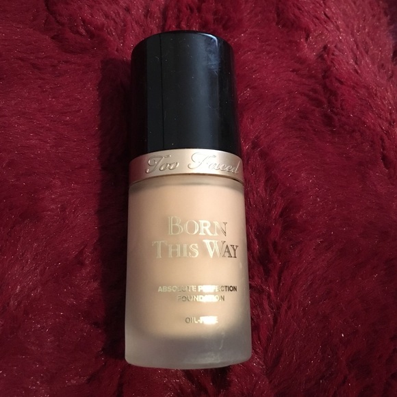 Too Faced "Born this Way" foundation