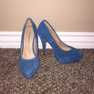Shoedazzle Platform Pumps