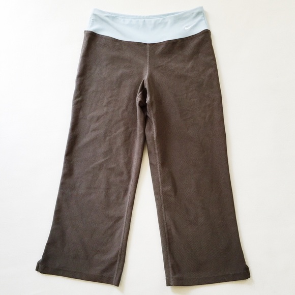 Nike Fit-Dry Yoga Capri Pants - Picture 2 of 3