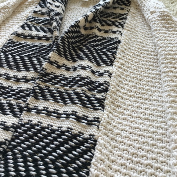 NWOT H&M fringe cardigan xs - Picture 3 of 4