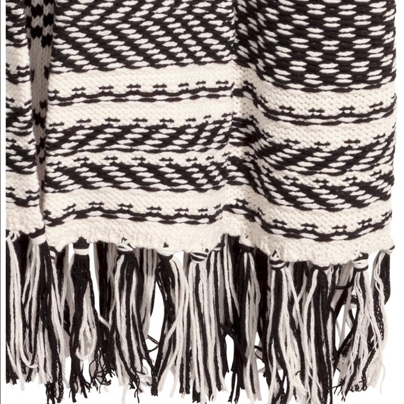 NWOT H&M fringe cardigan xs - Picture 4 of 4