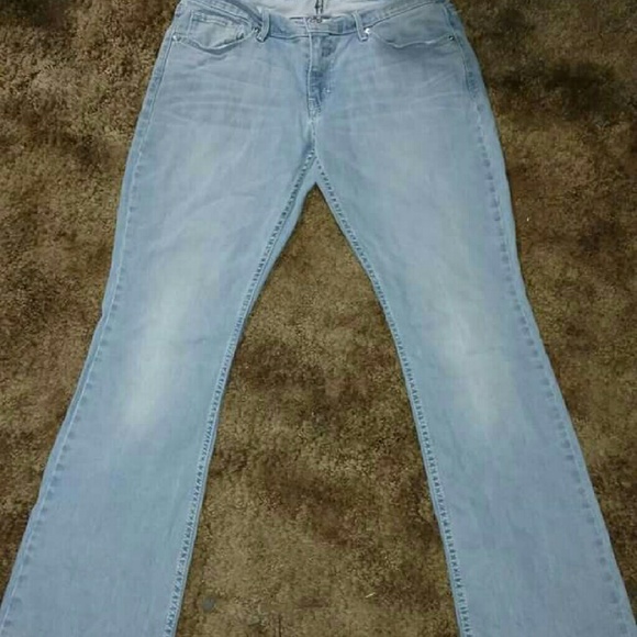 (Make an offer) Levi's Bootcut Light Wash 524