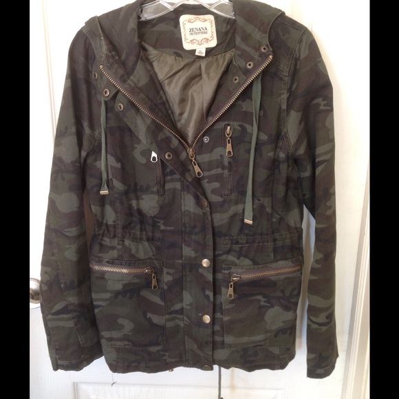 Lightweight canvas camo jacket from Zumiez, XL.