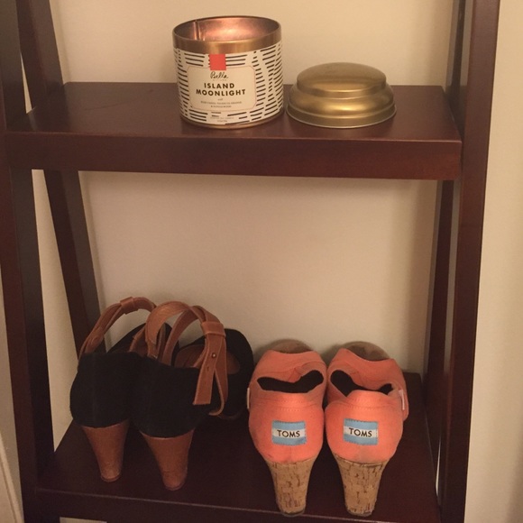 Pink/coral toms size 8