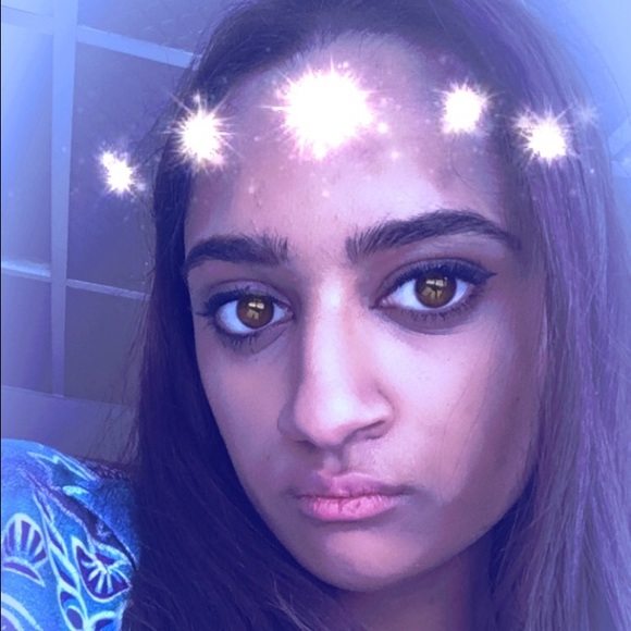Meet your Posher, Ayesha