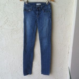 Bullhead Black Skinny Jeans Like New